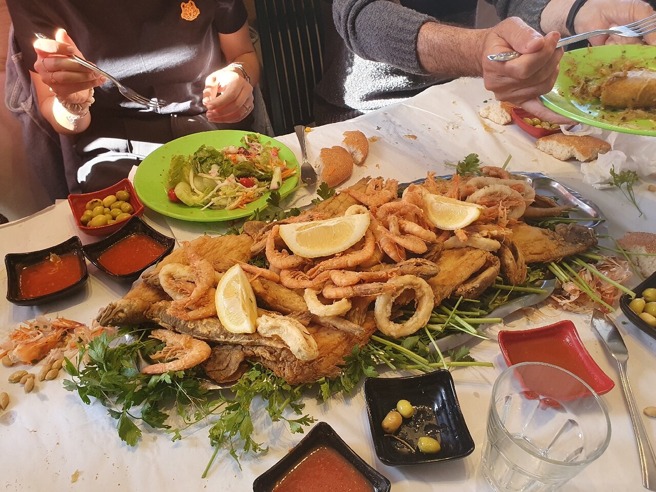 وجبة عائلية كبيرة