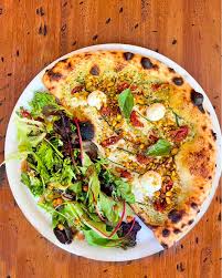 Moitié Pizza , Moitié Salade